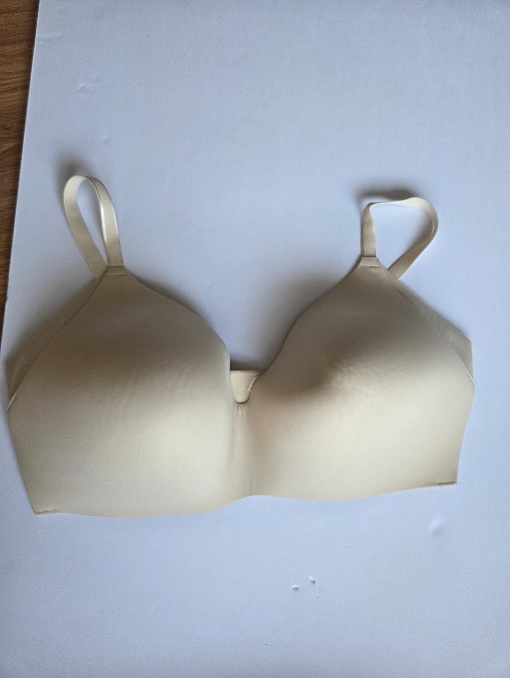 Knix Bra Size 8 40D, 40DD Vneck Armpit Coverage Beige Wireless T Shirt Lined
